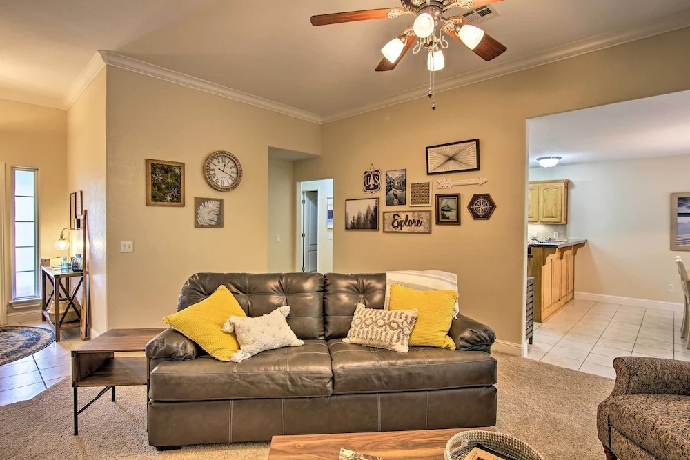 Bella Vista Home: Steps to Mountain Biking Trails!