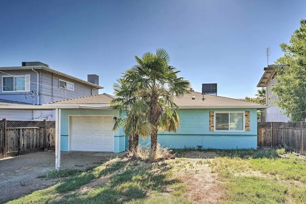 Waterfront Cottage w/ Private Pool & Lake View!