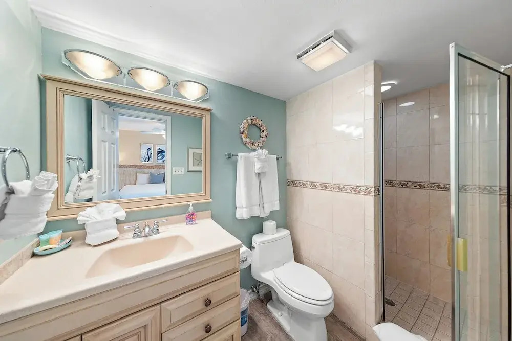 Updated Corner 3BR w/ View: Suntide III - Unit 710