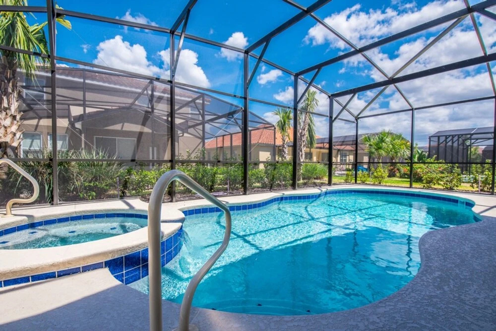 Solterra - 4104 Oaktree Drive