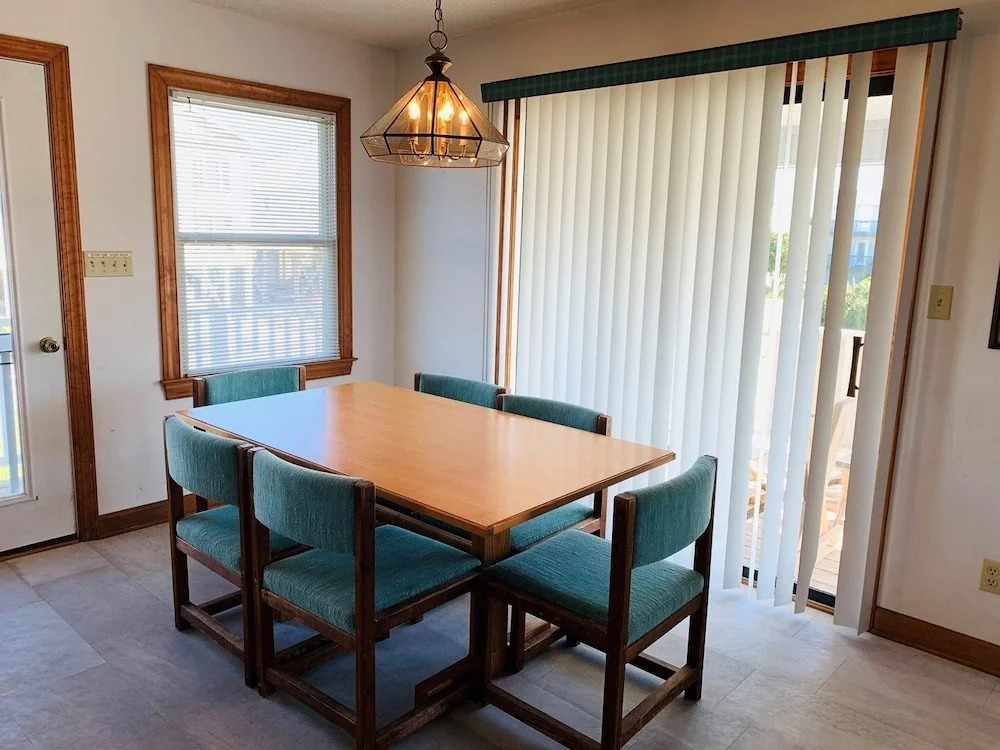 Yankee Traitor II - 4 Br Home