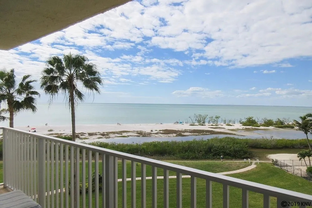 Estero Beach & Tennis 407a 1 Bedroom Condo