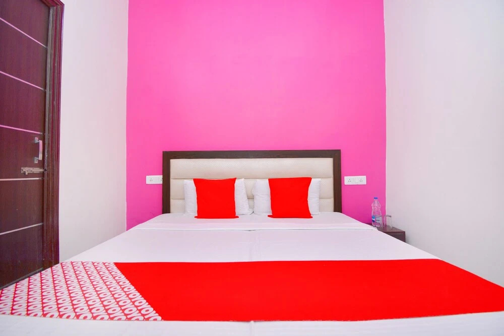 OYO 43291 Br Guest House