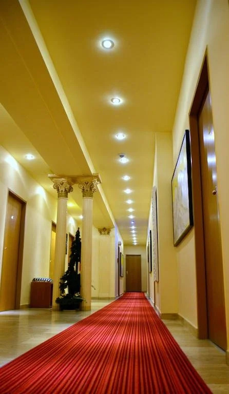 Early Bird Hotel