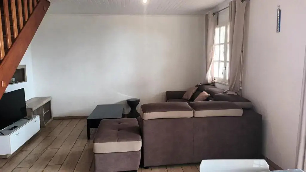 Maison de 4 chambres avec vue sur la mer jardin clos et wifi a Saint Leu