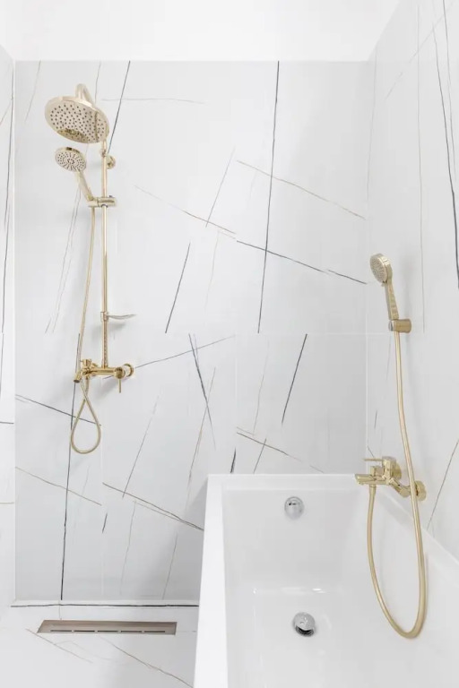 Luxury Piata Romana 2BR Urban Sanctuary by HOLT