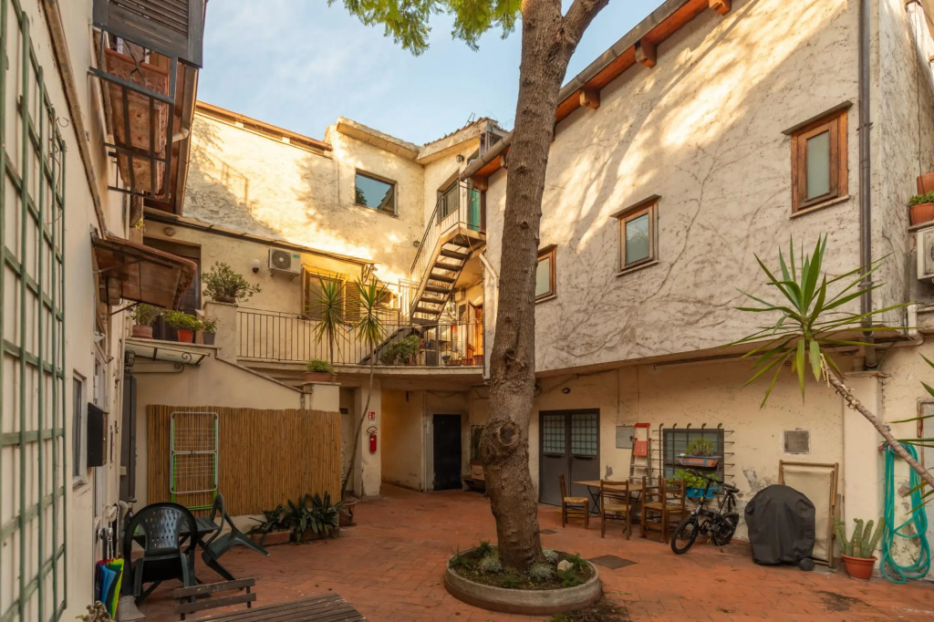 Trastevere Romantic Terraced Apartment