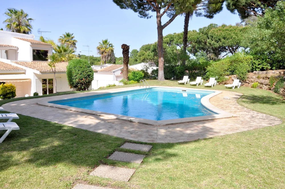 Large Private Pool Villa With 5 Suites, Free air Conditioning