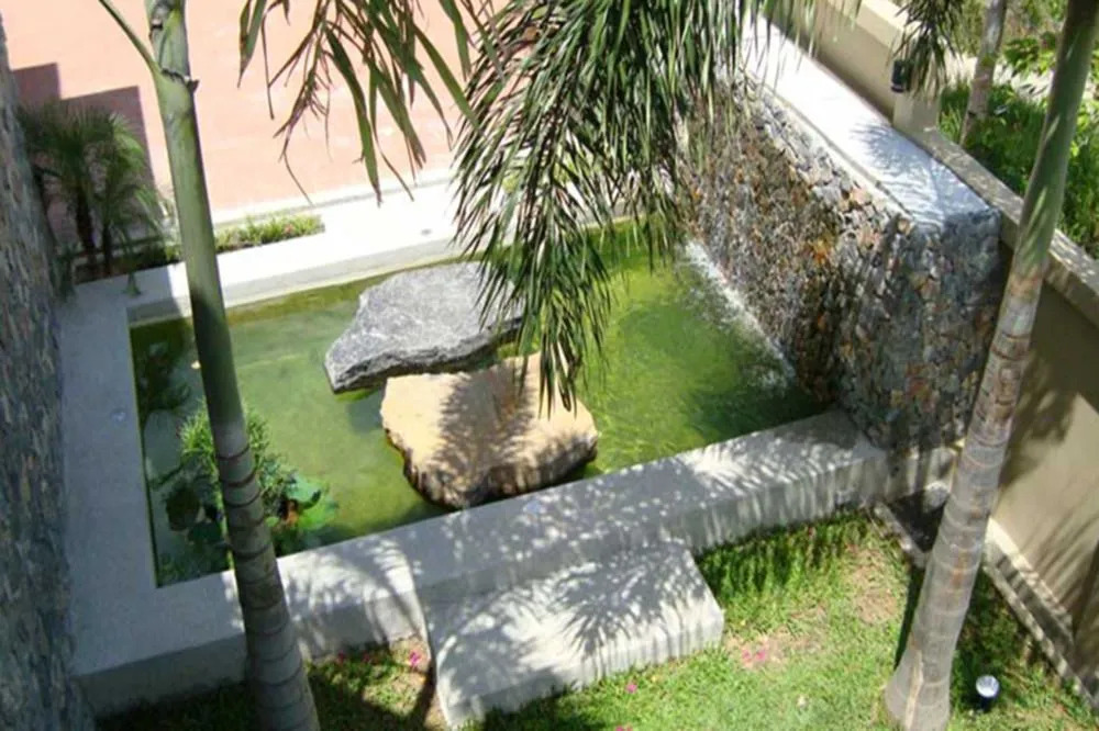 Villa Flowers