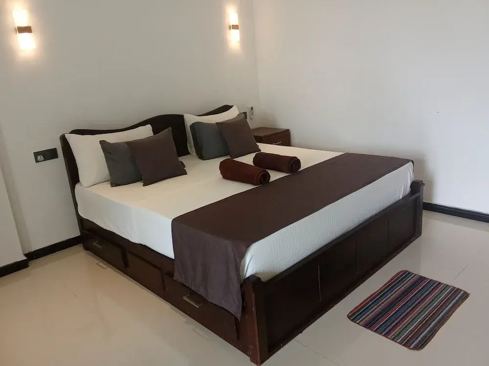 Asai surf inn Arugambay