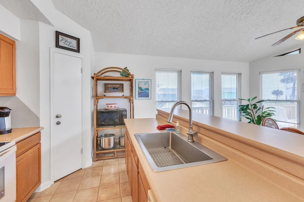 Alsup House In Jamaica Beach 3 Bedroom Home by Redawning