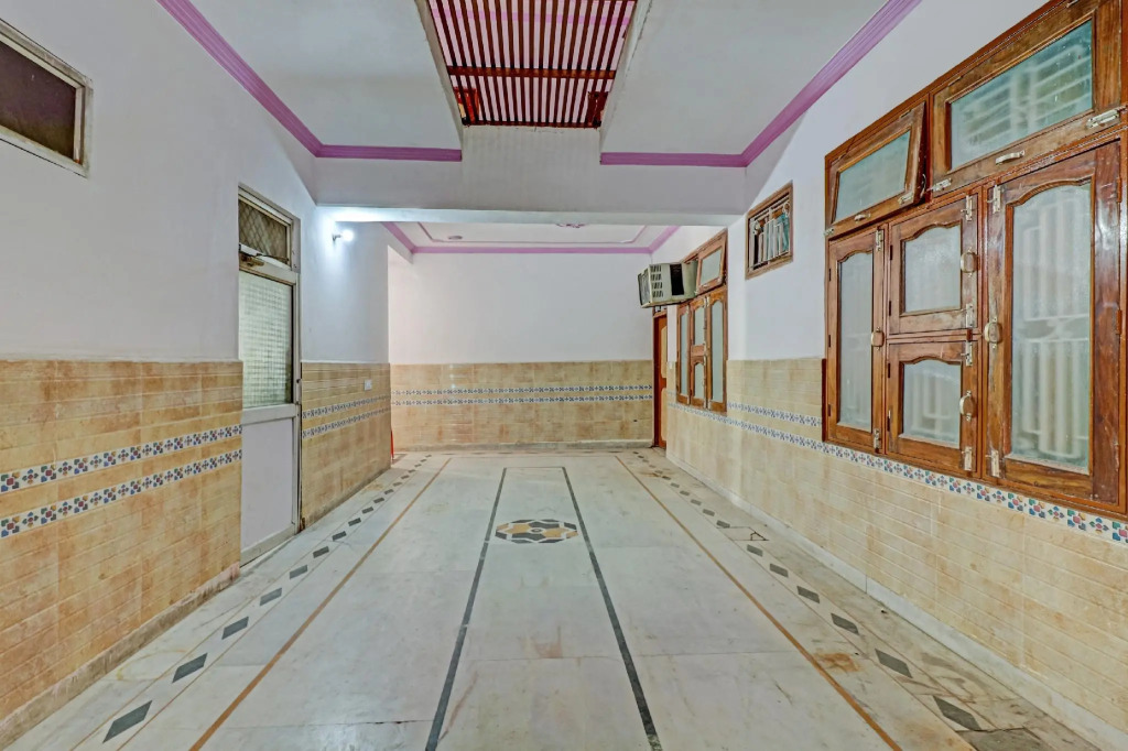 SPOT ON 76207 Krishna Balram Guest House