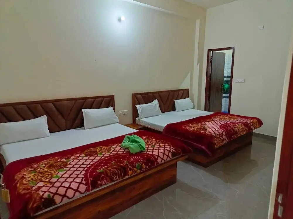 Shri Girraj Residency