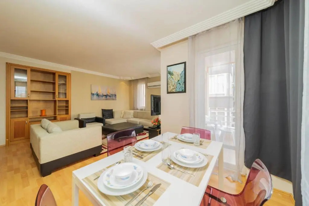 Cozy Flat With Balcony Close to Konyaalti Beach