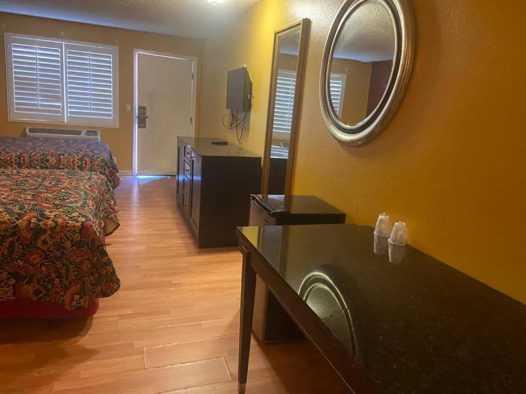 SimpleStay Suites - Downtown San Bernardino