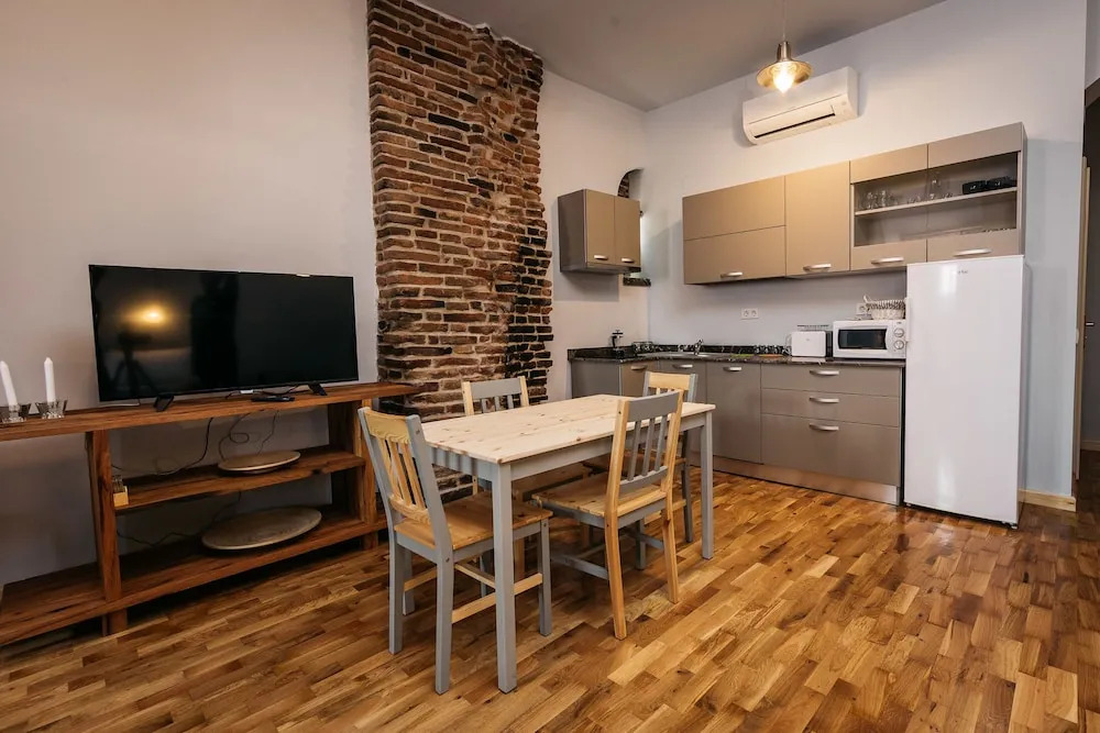 YellowBoot Aparthotel