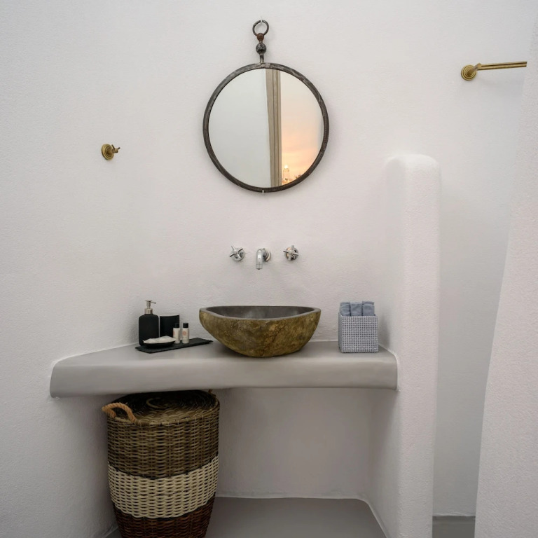 White Dream Suites