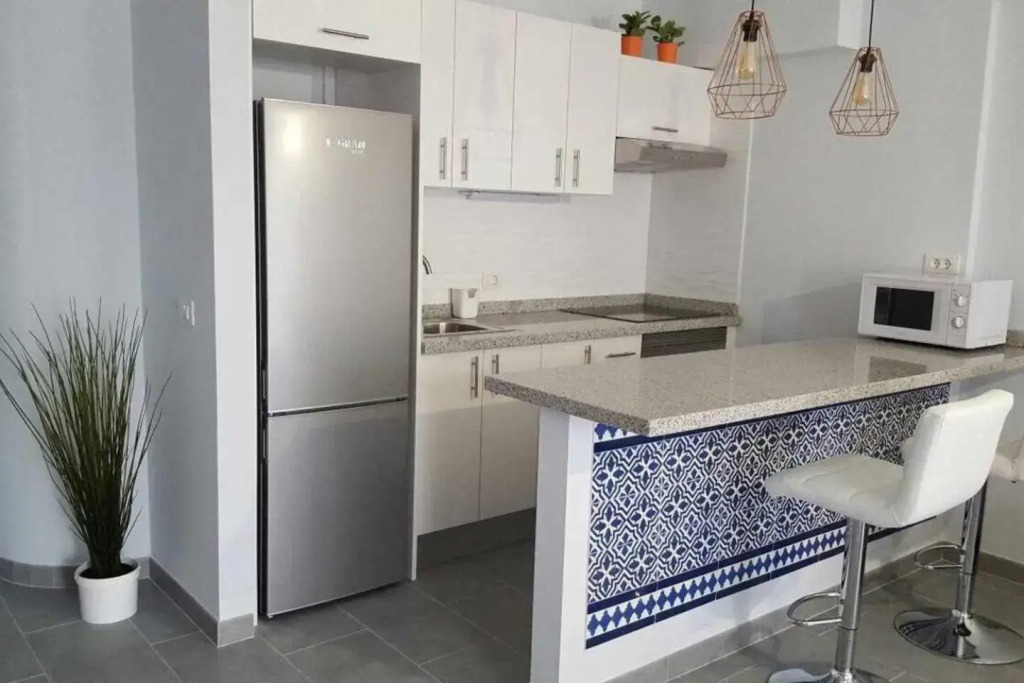 Apartamento con Terraza y Piscina C