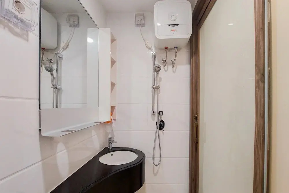Elegant and Comfy Studio at Sky House BSD Apartment By Travelio
