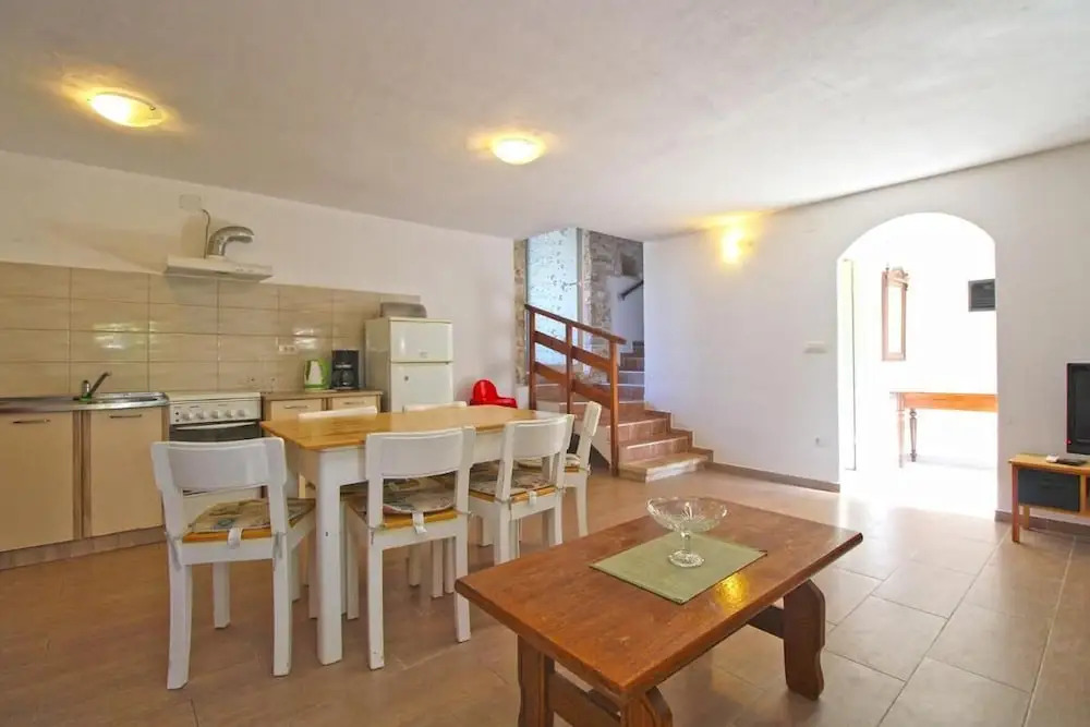 Comfortable Apartment With Pool and Garden
