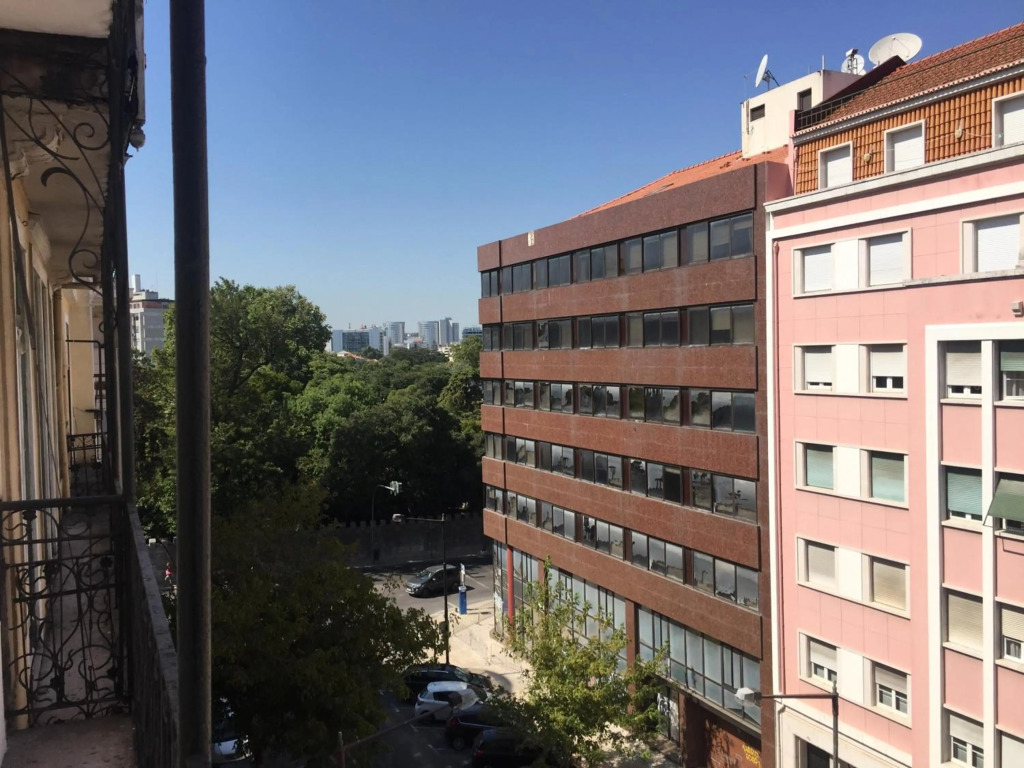 WH Lisbon Suites