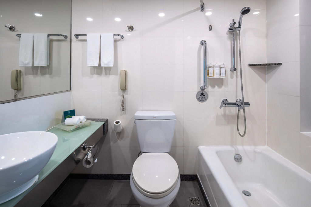 Holiday Inn Riverside Wuhan by IHG