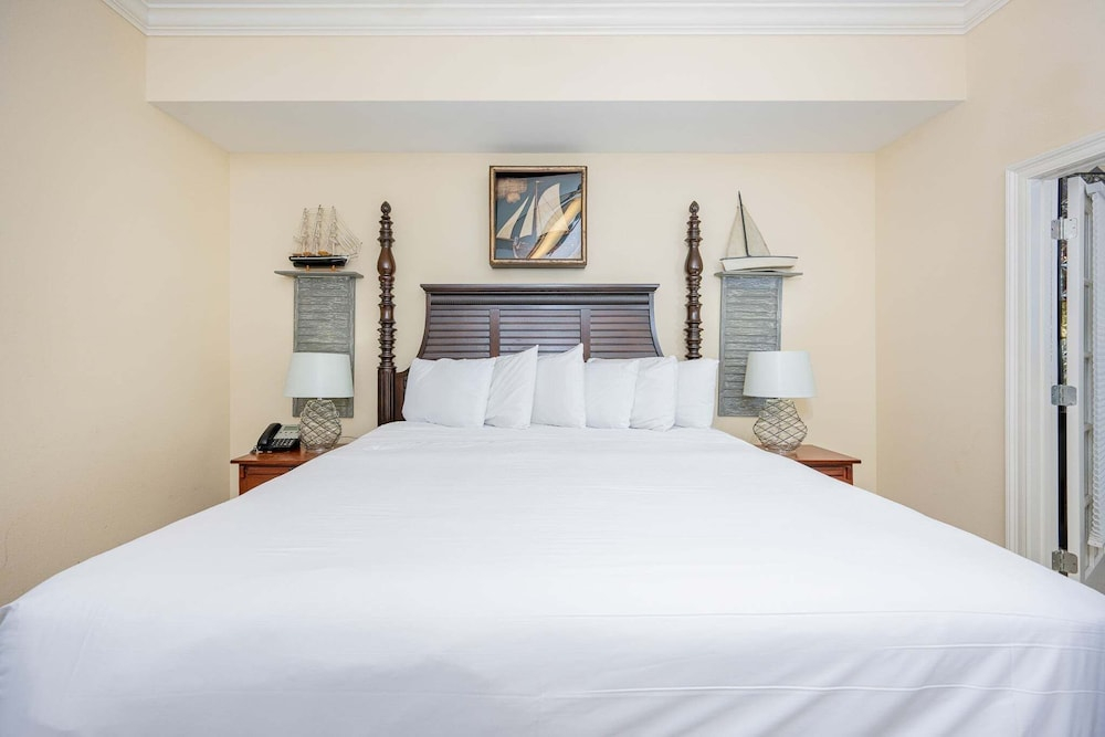The Oasis 1815 Formerly Phoenix West Ii 1815 3 Bedroom Condo