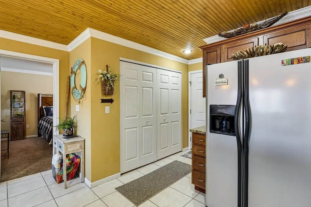 Lakefront Camdenton Condo: Grill & Community Pool