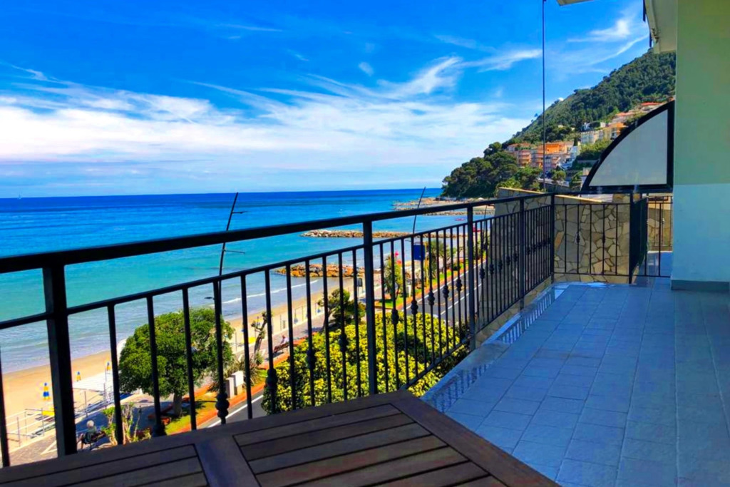 Laigueglia Beach