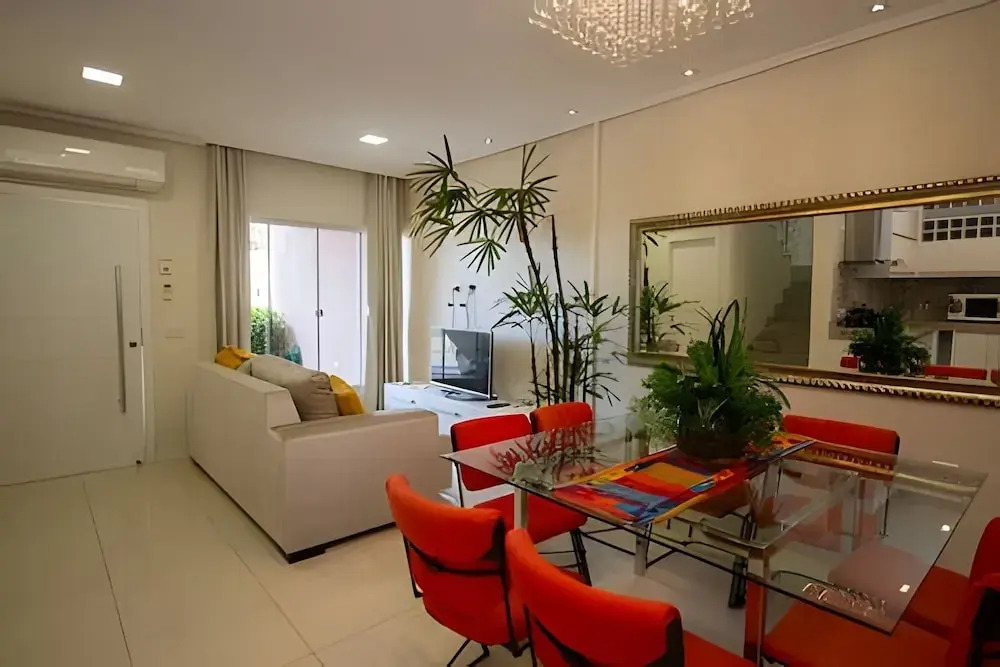 Sobrado 1 Suite 2 quartos AC 1km Shop JL