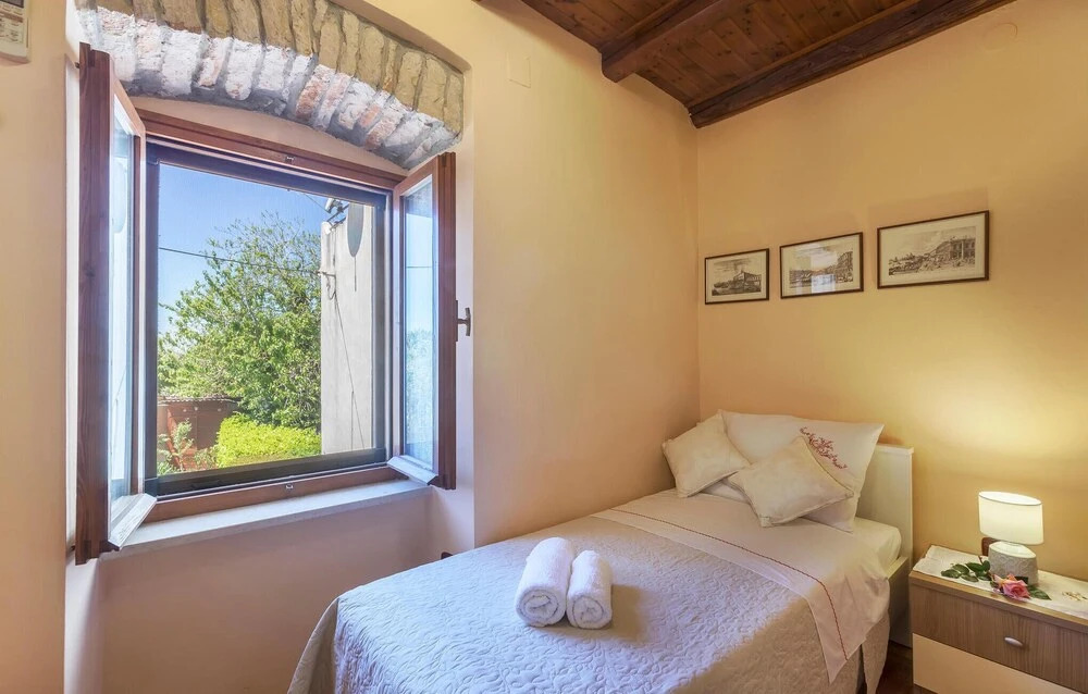 Amazing Home in Pula With 4 Bedrooms and Wifi