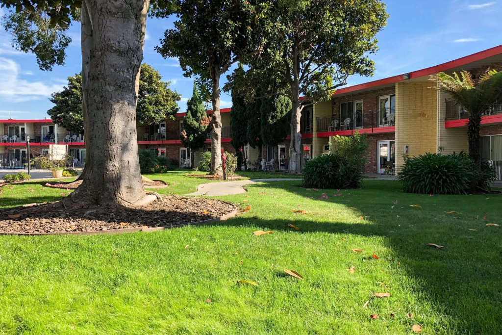 Garden Inn & Suites Oakland Airport