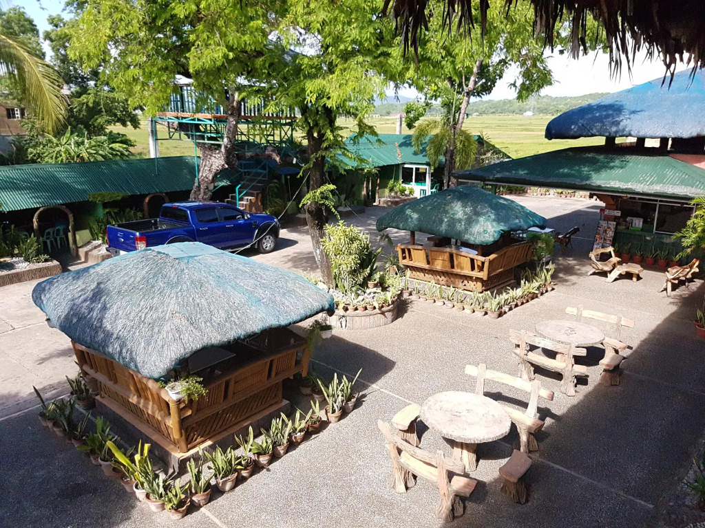 Green Meadows Hotel & Restaurant