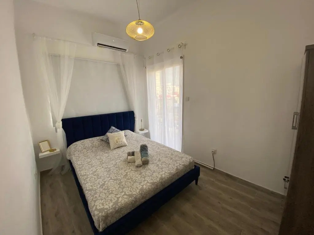 Modern Apartment Valentino GL144