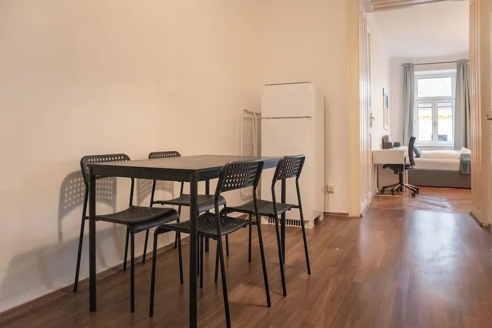 2BR Apt Near AKH Hospital With WiFi