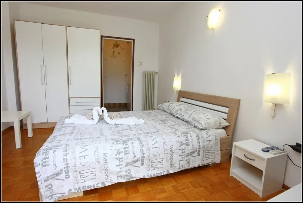 Champagne Apartments