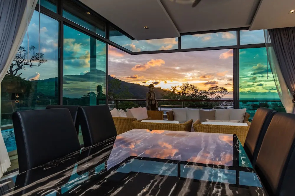 Villa Paradesa by Lofty