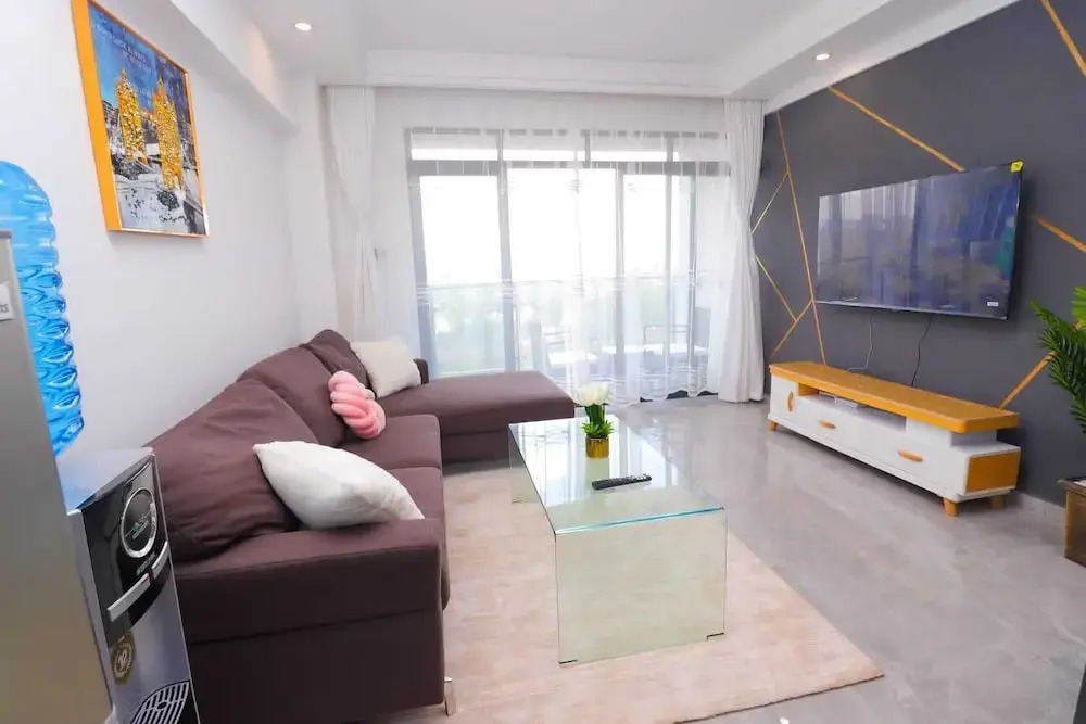 Lux Suites City Oasis Apartments