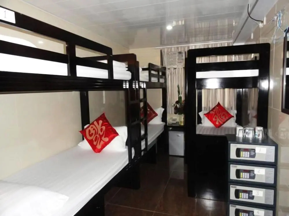 Days Hostel Block D 24 HOUR RECEPTION BLOCK D 10TH FLOOR