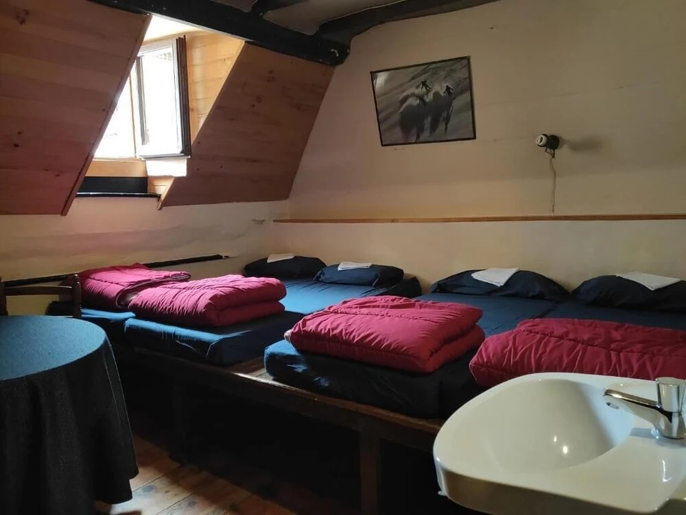 Hostel Baqueira - Refugi Rosta - ALANIEVE