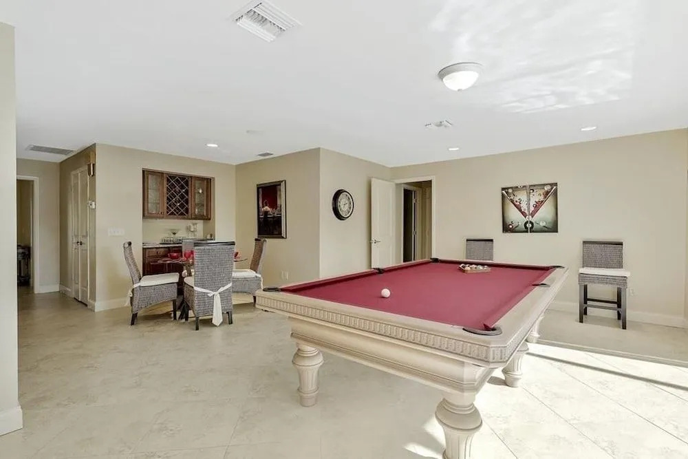 Nassau Home #63930 4 Bedrooms 3 Bathrooms Home