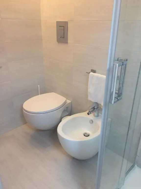 2 camere 50 passi dal mare