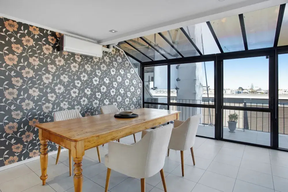 Parnell Vista 2BR Apartment with Seaview