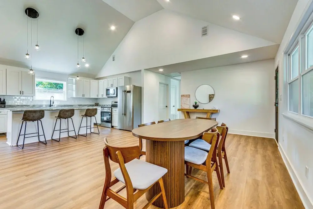 < 1 Mi to Downtown Pensacola: Quiet Home w/ Yard