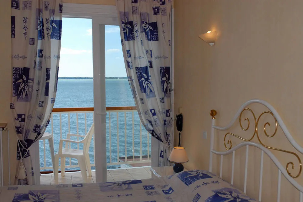 Beach Hotel - Le Grand Chalet