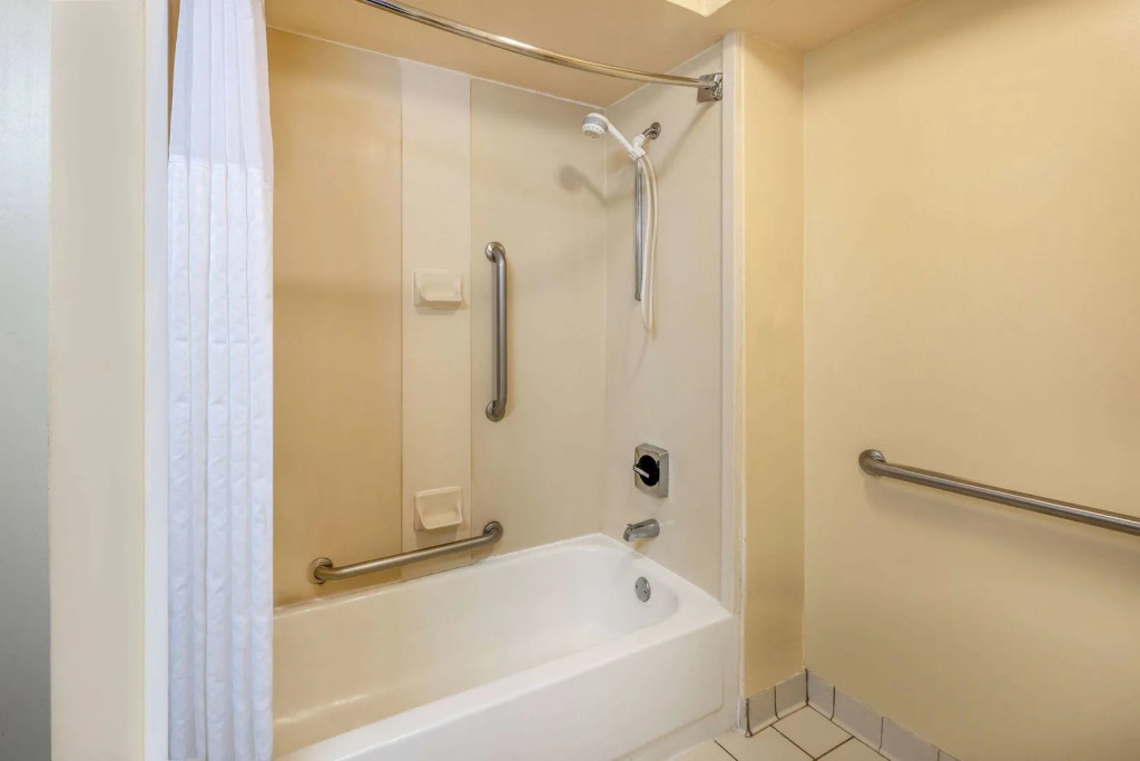 Park Inn by Radisson, Columbus State University Area