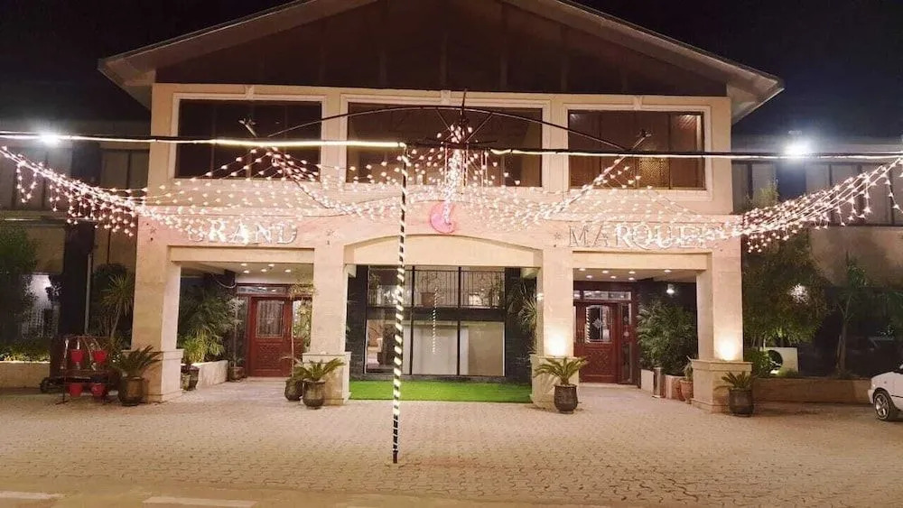 Hotel Grand Arena