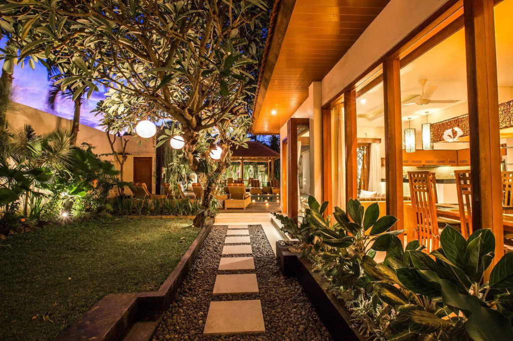 Villa Seriska Dua Sanur, Spacious 4BR Private Pool Villa with Private Cook, Spa & Tour