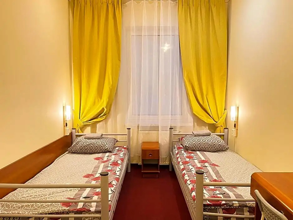 Fry House Hostel - 15min to Dworzec Zachodni, 5min to Klub Progresja