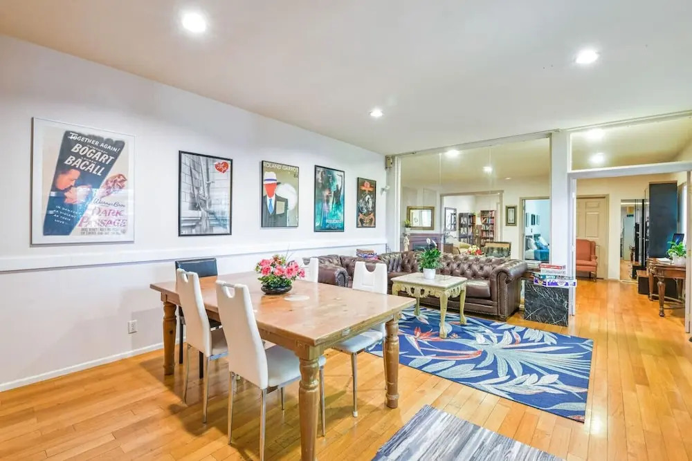592 6 Bedrooms Walking Distance to Airport